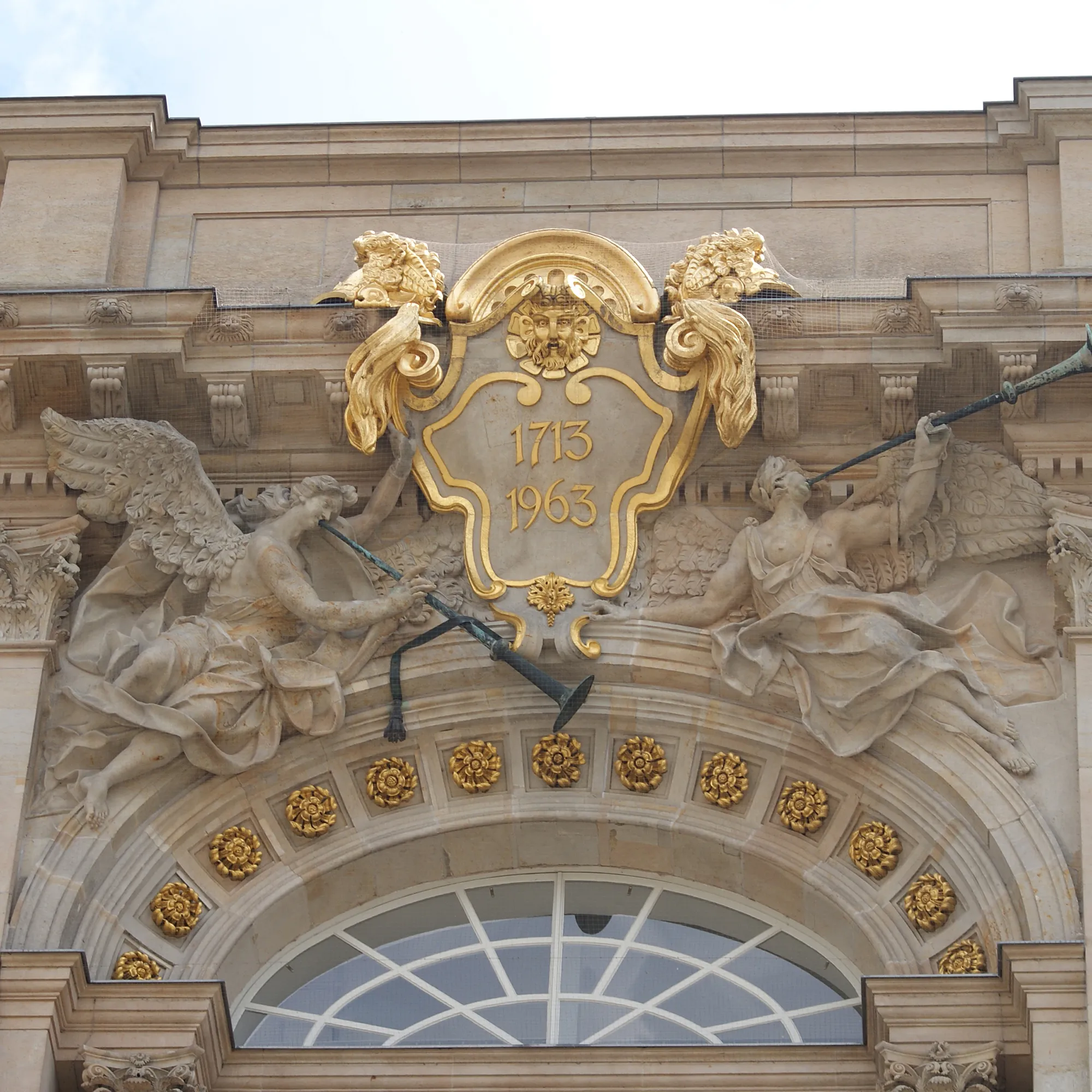 Liebknechtportal - Foto der Serliana am Liebknechtportal Berlin
