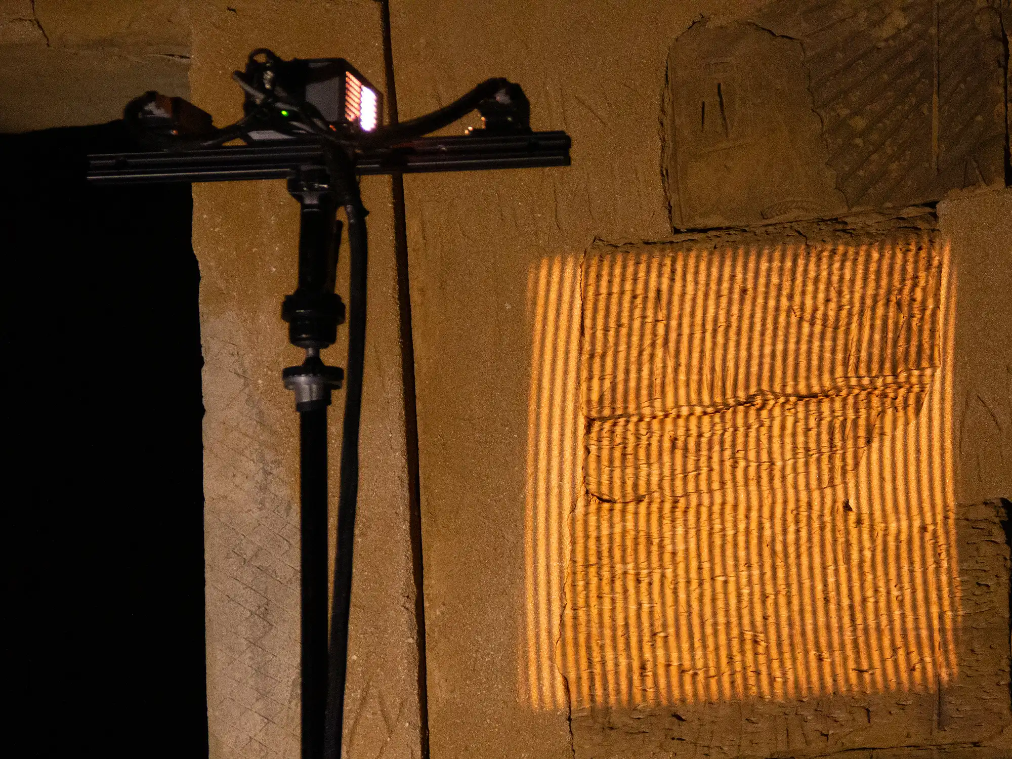 Meroe (Sudan) - 3D-Streiflichtscannen der Reliefflächen an Pyramide N012