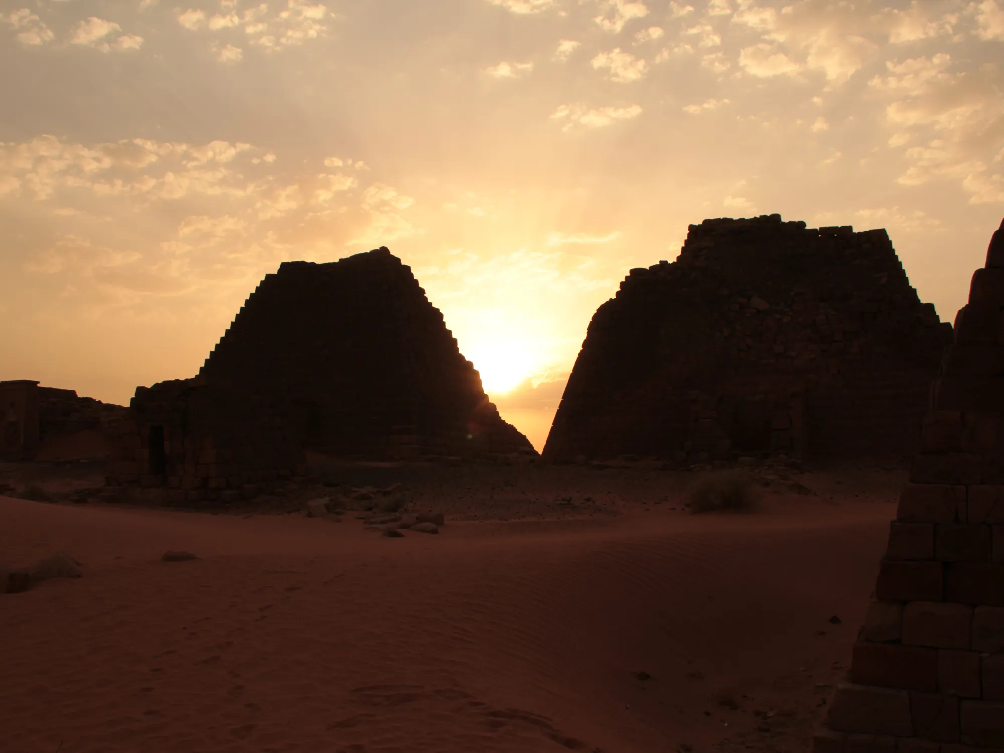 Meroe (Sudan) - Sonnenuntergang im Pyramidenfeld von Meroe