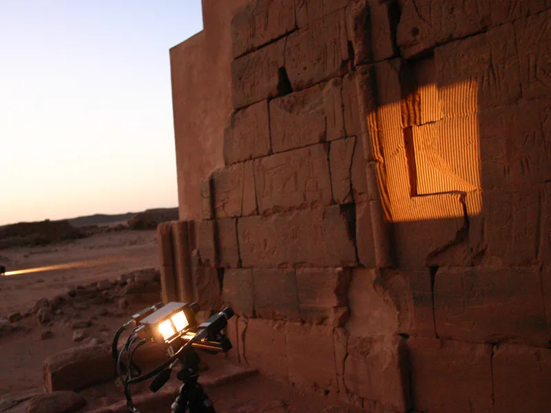 Musawwarat (Sudan) - Streiflichscannen von Graffitis an den Tempelwänden