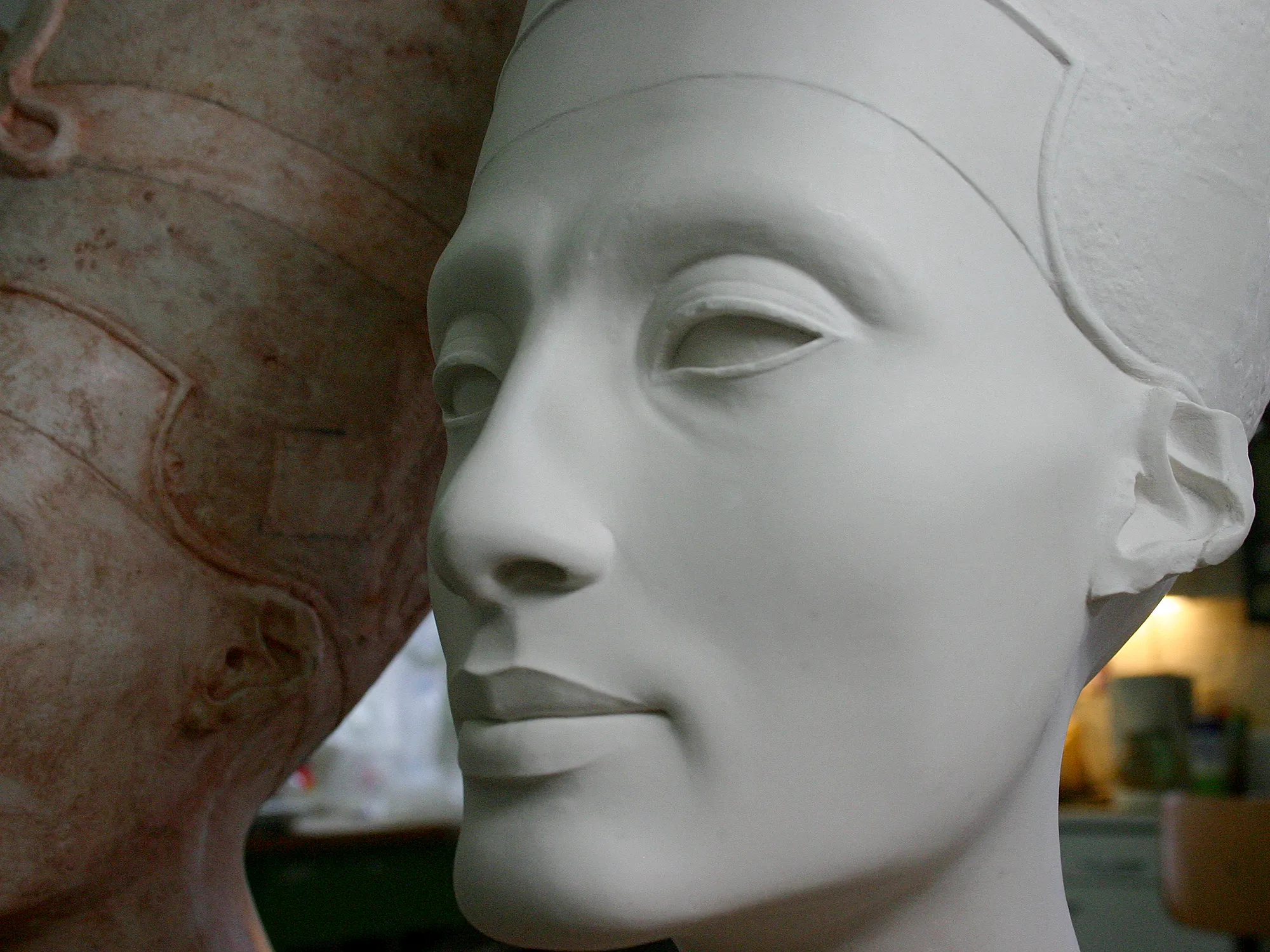 Büste der Nofretete - neuer Abguss über den 3D-Druck und Vergleich von ALT und NEU