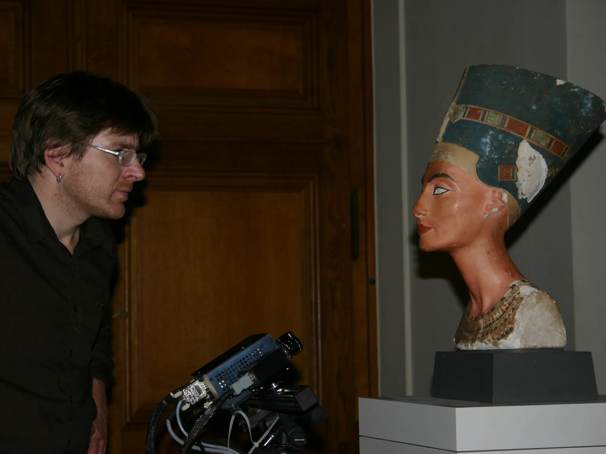 Büste der Nofretete - Streiflichscannen im Ägyptischen Museum Berlin